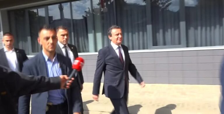 Kurti s’tregon se a do të shkojë në takimin e së enjtes të thirrur nga presidentja Osmani – Video
