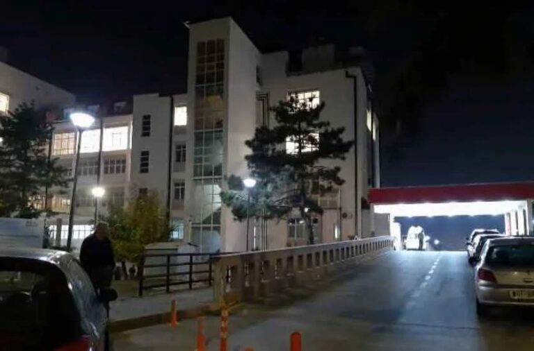 Therje me thikë në një kafeteri të Prishtinës, kjo është gjendja e të lënduarve