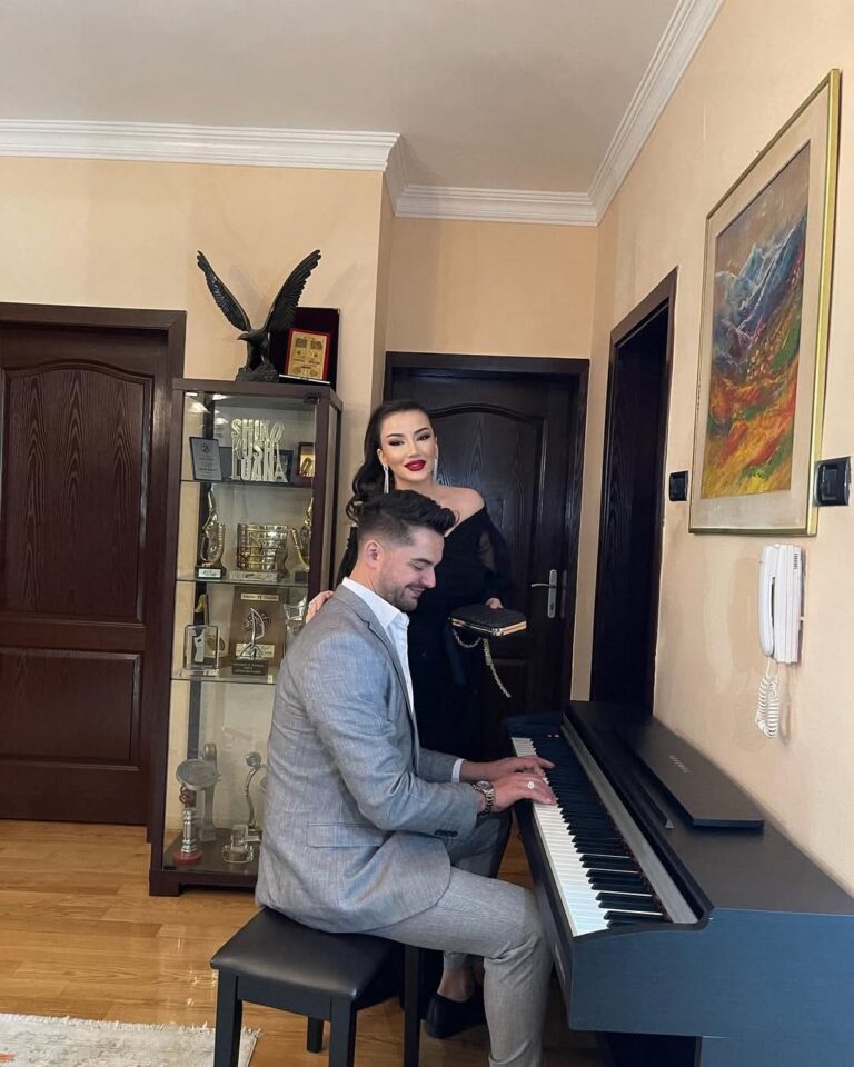 Shpat Kasapi i vendosur që nuk do të divorcohet, veprimi i tij befason ndjekësit