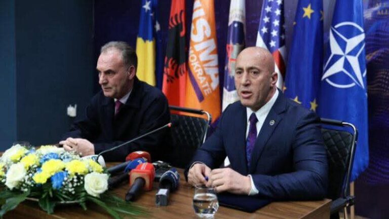 Limaj më porosi për AAK-në: Me idhnim t’shpisë, mos ju gjuj kojshisë – Haradinaj ka qenë i favorizuar me poste