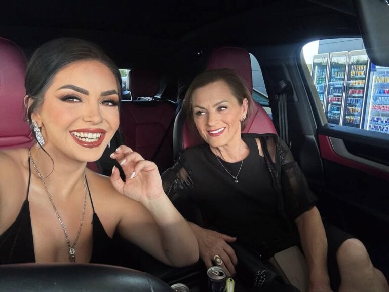 Fifi publikon foto me nënën, kështu po e quan