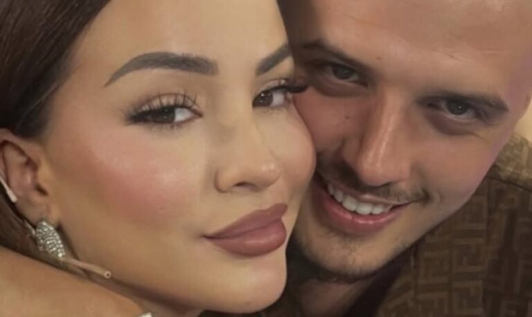 Planet për një tjetër fëmijë, Sara e hapur me ndjekësit