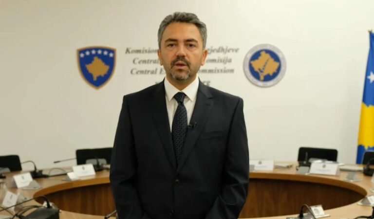 Zgjedhjet e 12 tetorit, Radoniqi fton mërgatën që të regjistrohet për votim me postë – VIDEO