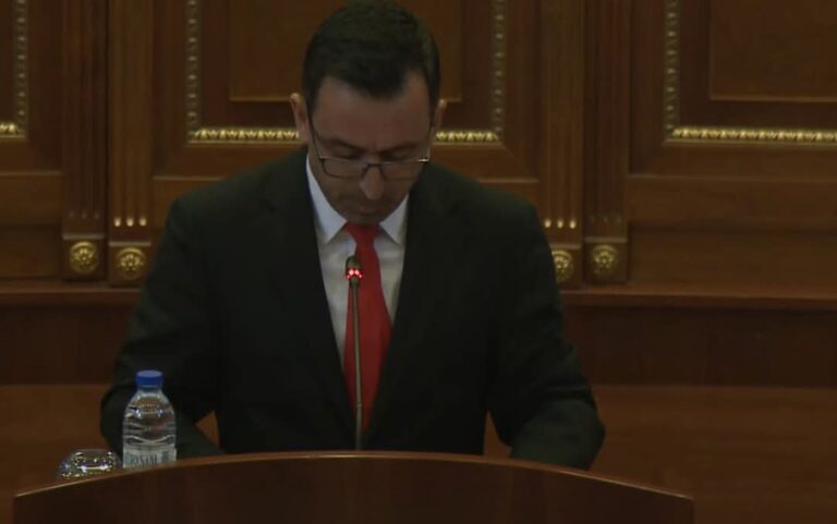 Dimal Basha zgjedhet kryetar i kuvendit të Kosovës