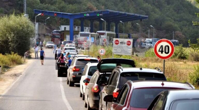 Të dhënat nga pikat kufitare: Pritje më të gjata te Dheu i Bardhë dhe në Merdarë