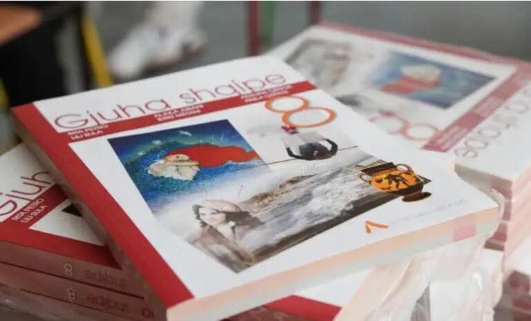 Qeveria e Kosovës shpërndan libra falas për nxënësit shqiptarë në Preshevë