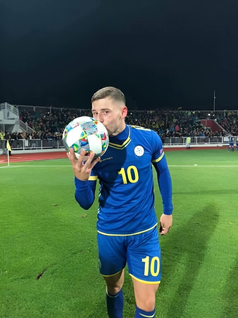 Arbër Zeneli e konfirmon përplasjet më FFK-në, i gatshëm të kthehet në kombëtare  nëse pajtohet më Federatën