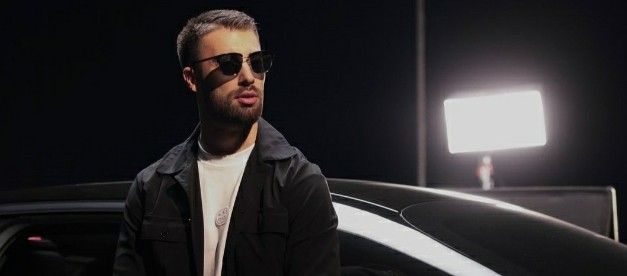 Meriton Mjekiqi dhe bluza misterioze – çfarë po fshihet pas censurës?