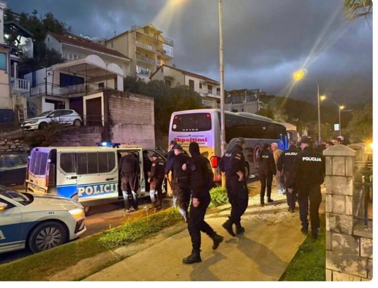 Incident në Mal të Zi, tifo grupi “Arpagjik’t” ndalohen nga policia për shkak të mbishkrimeve UÇK