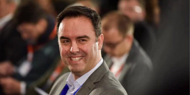 Albin Kurti propozon Glauk Konjufcën për mandatar të dytë për kryeministër