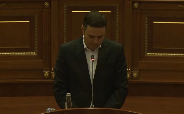 Abdixhiku krahason Kurtin me Don Kishotin: Njeri me apetit të pakufizuar për pushtet