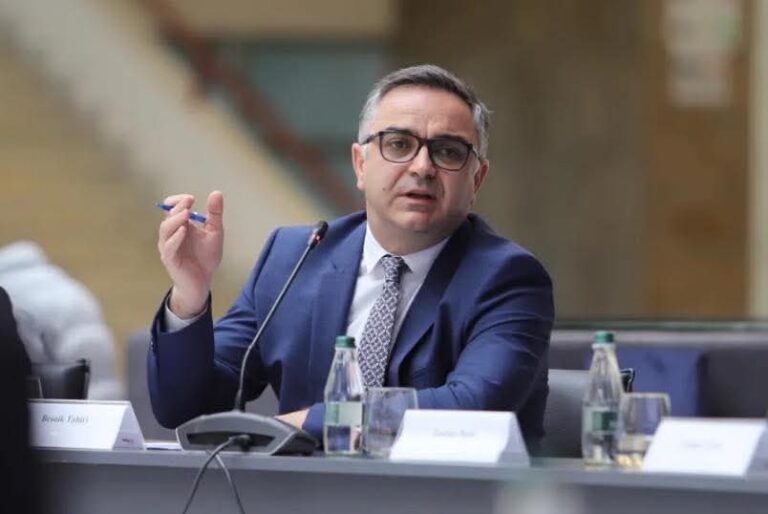 Përmbytje dhe zjarr në ‘Comodita’, Tahiri: Qeveria në detyrë i ka braktisur qytetarët