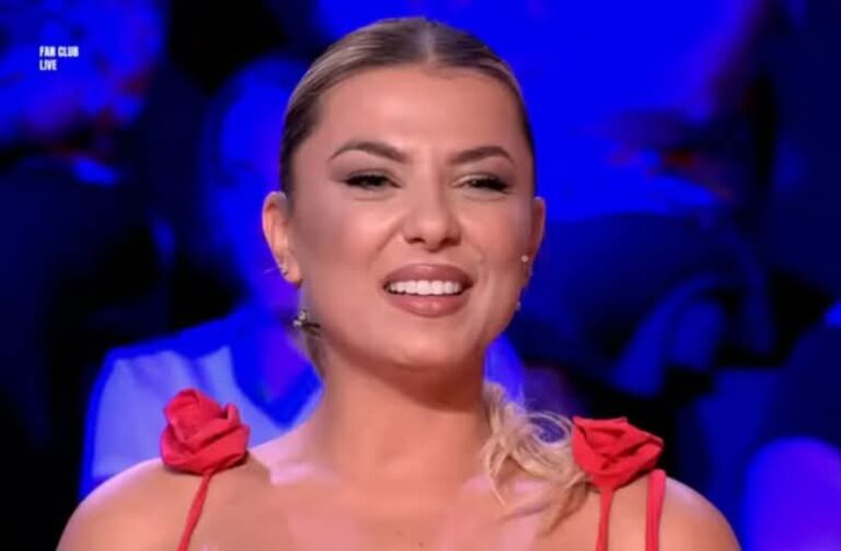 “Zhdukja nga rrjetet është luks”, Rike Roçi hap debat me postimin e saj