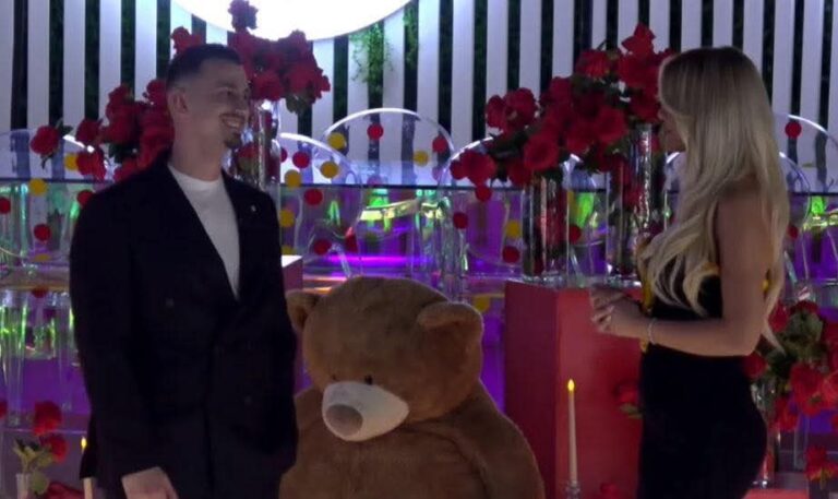 “Më jep vetëm një mundësi”, Mateo i organizon surprizë romantike Brikenës, banorja jep përgjigjjen interesante